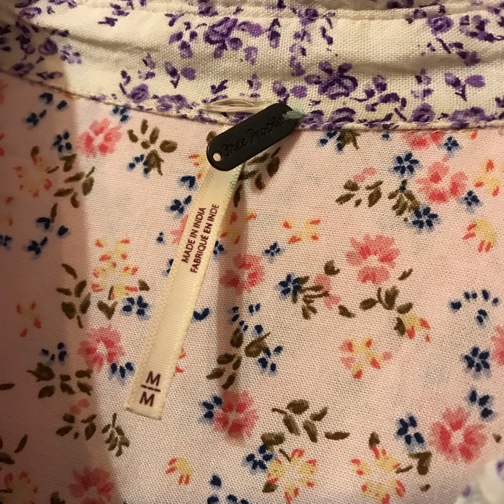 Free People Revolve lost in you floral  Button-Up tunic size M - Picture 2 of 4